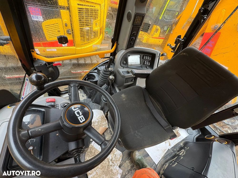 JCB 3cx - 7