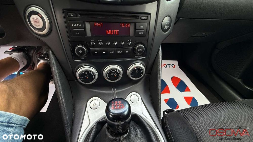 Nissan 370 Z - 24