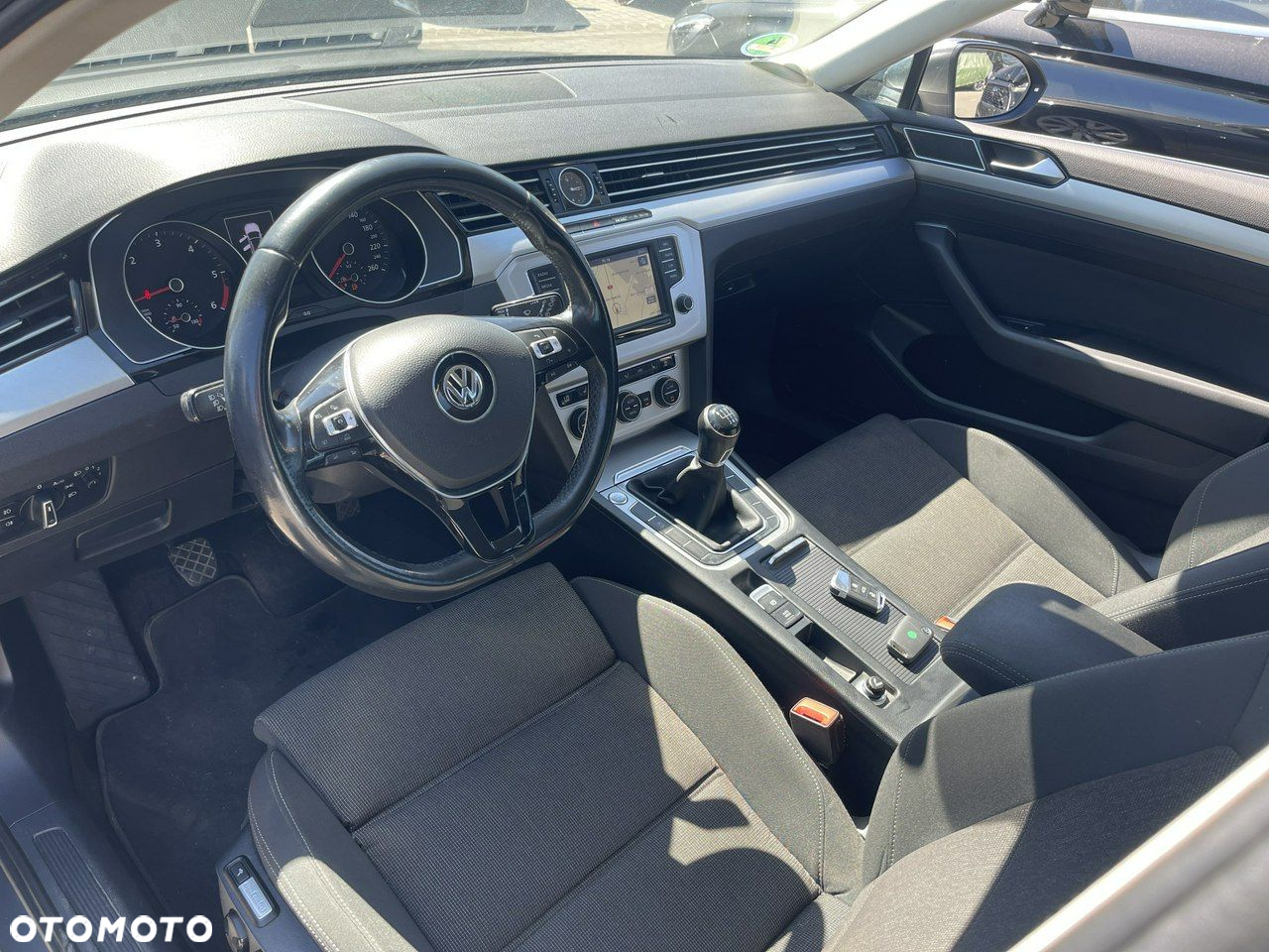 Volkswagen Passat Variant 2.0 TDI SCR BlueMotion Comfortline - 7