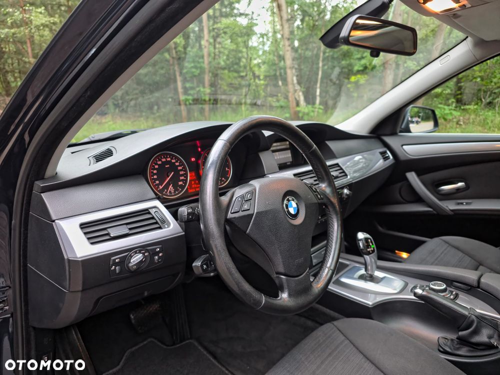 BMW Seria 5 525d Edition Sport - 17