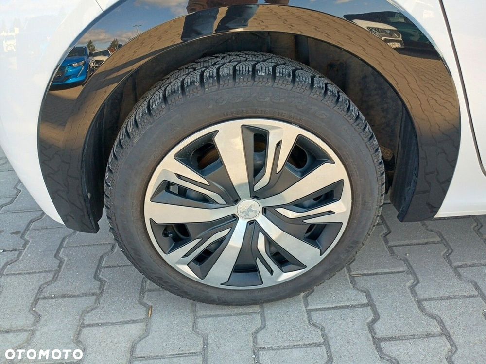Peugeot 208 - 12