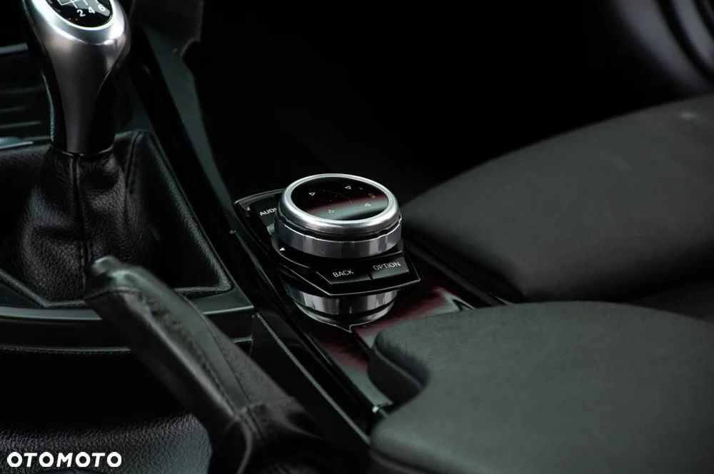 BMW Seria 3 316d Sport Line - 34