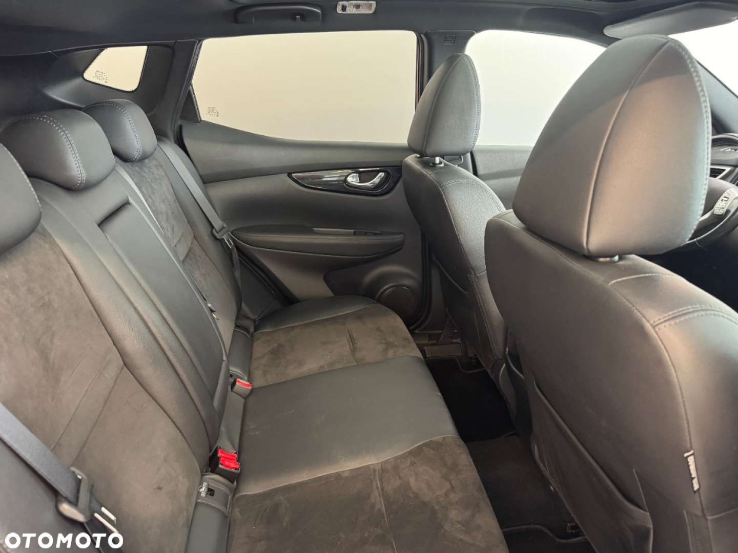 Nissan Qashqai 1.6 DIG-T N-Connecta - 26