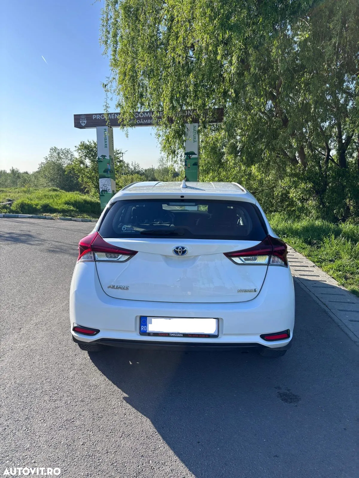 Toyota Auris 1.8 L VVT-i Hybrid Sol - 4