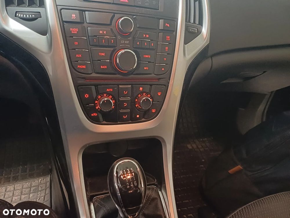Opel Astra 2014 photo 3