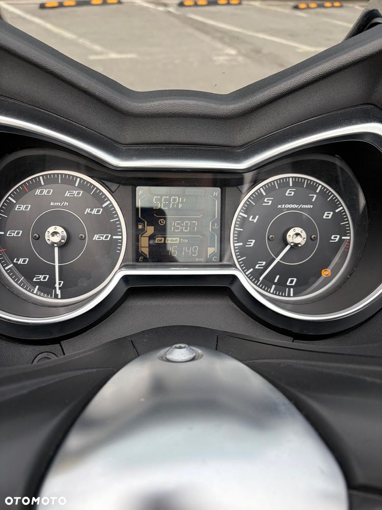 Yamaha X-max - 9