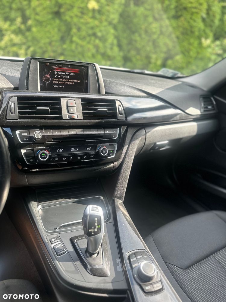 BMW Seria 3 318i - 20