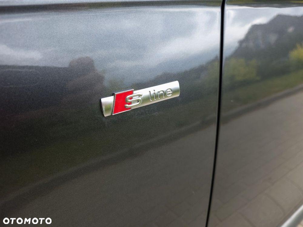 Audi A4 Avant 2.0 TDI Quattro Line S tronic - 32