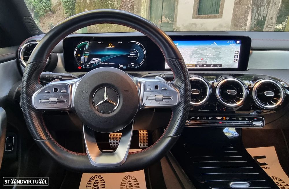 Mercedes-Benz CLA 250 e Shooting Brake AMG Line - 13