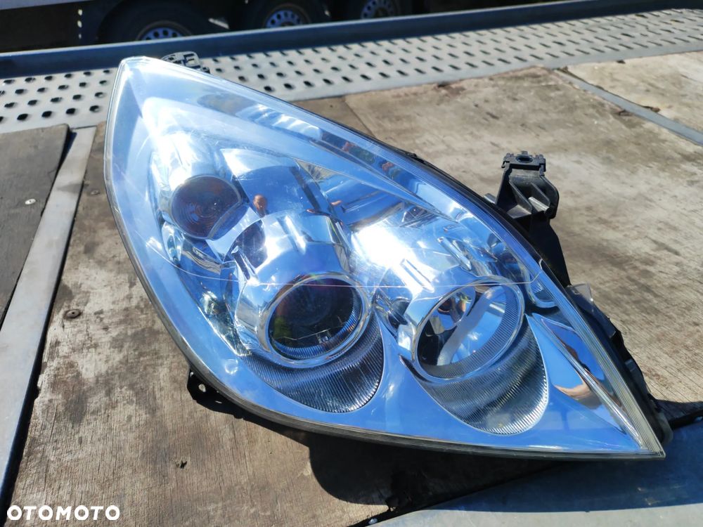 lampa przód lewa + prawa soczewka kompletna EUROPA do OPEL Vectra C Lift 05- - 2