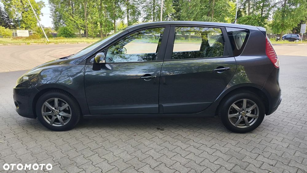 Renault Scenic 1.6 16V 110 TomTom Edition - 4