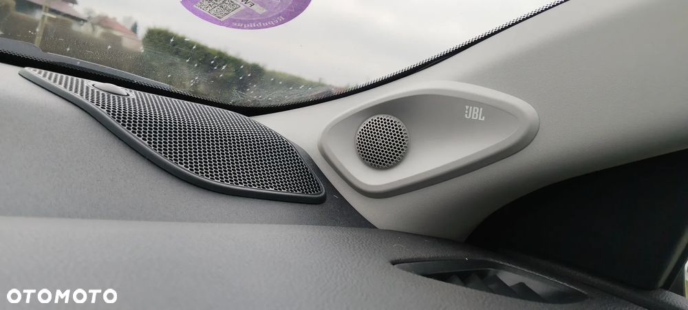 Toyota Yaris Hybrid 1.5 Executive - 17