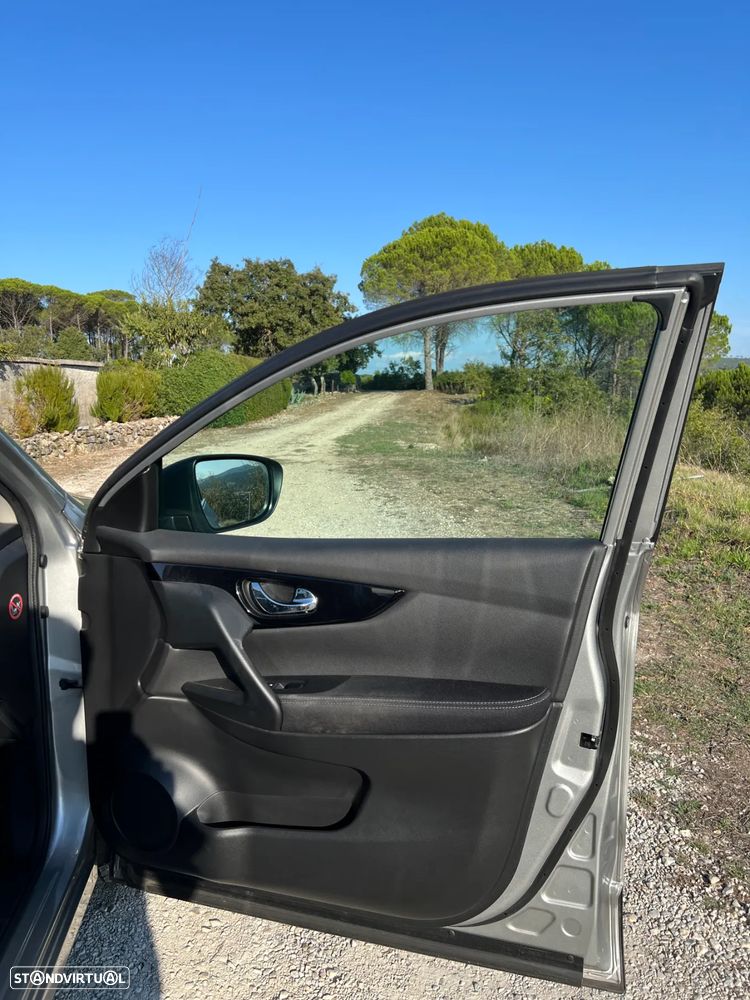 Nissan Qashqai 1.5 dCi N-Connecta 18 - 21