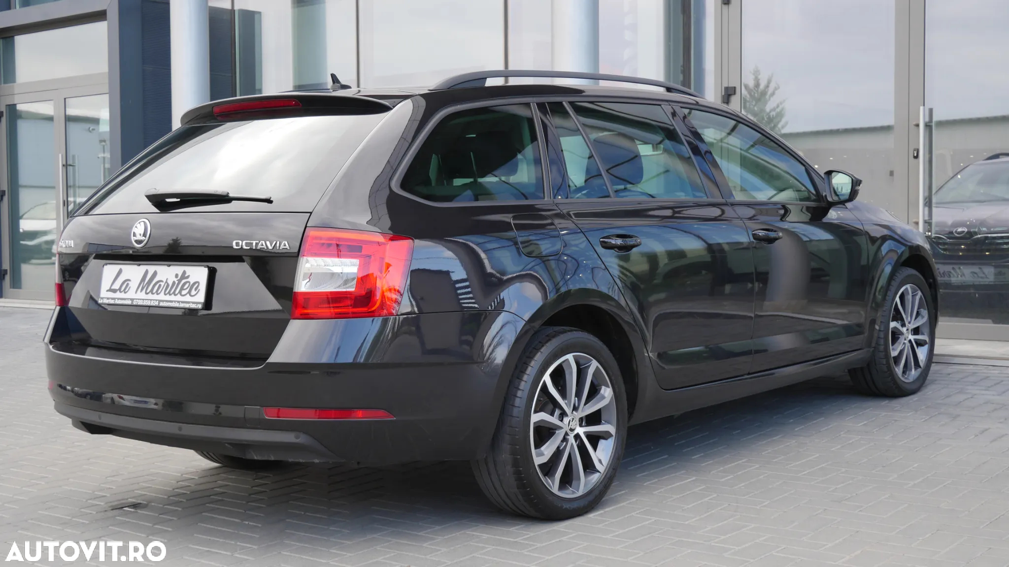 Skoda Octavia Combi 1.6 TDI DSG Style - 11