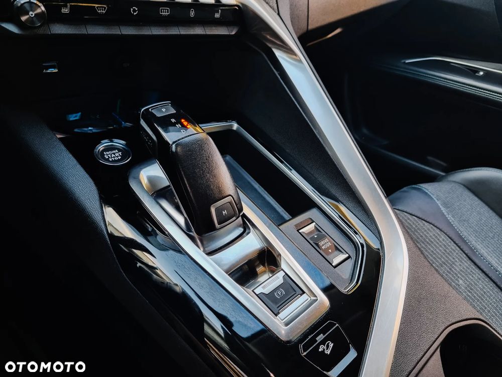 Peugeot 3008 1.5 BlueHDi Allure Pack S&S EAT8 - 28