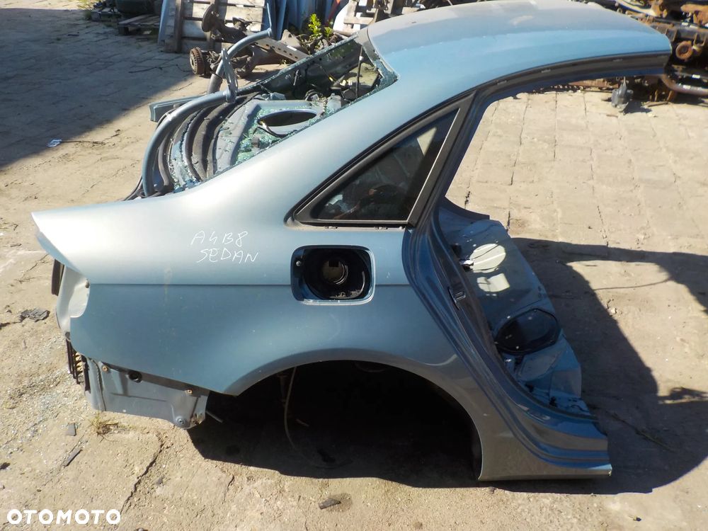 AUDI A4 B8 SEDAN ĆWIARTKA BŁOTNIK PRAWY PRZÓD - 1