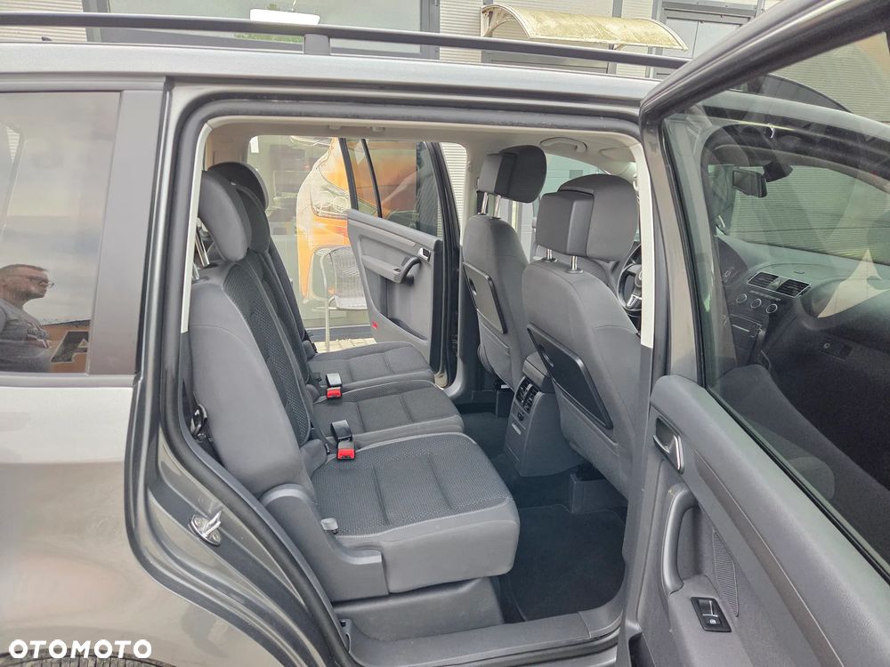 Volkswagen Touran 2.0 TDI DPF BlueMotion Technology Comfortline - 14