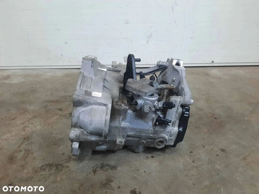 SKRZYNIA BIEGÓW MANUALNA MDZ AUDI A3 8P VW GOLF VI SEAT LEON II 1.6 TDI - 6