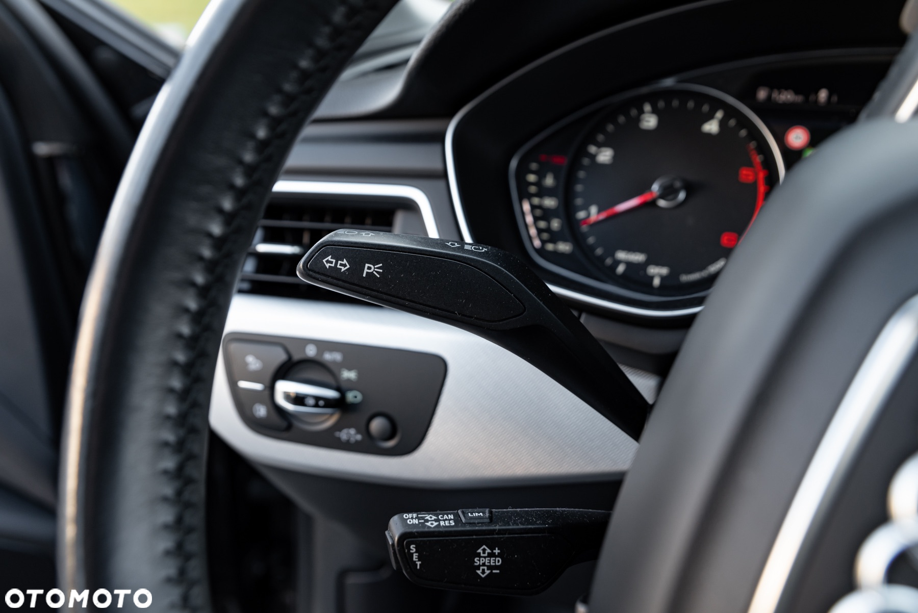 Audi A4 2.0 TDI S tronic - 31