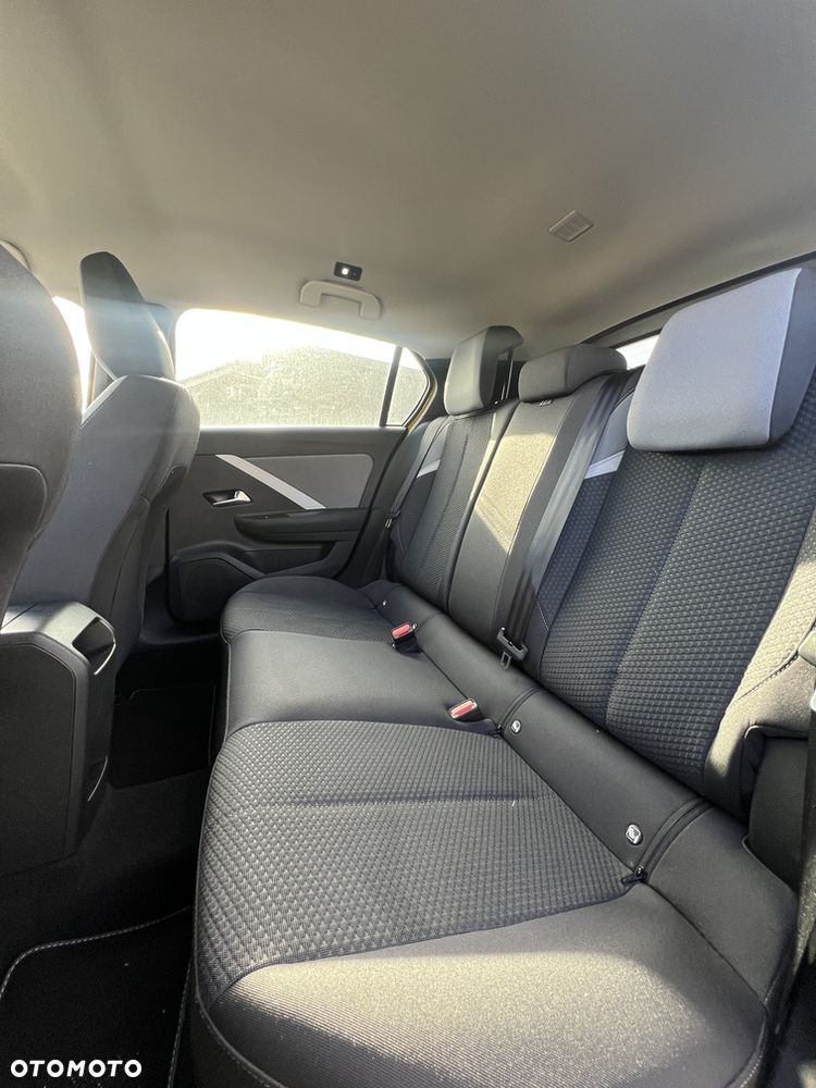 Opel Astra 1.2 T Edition S&S - 8