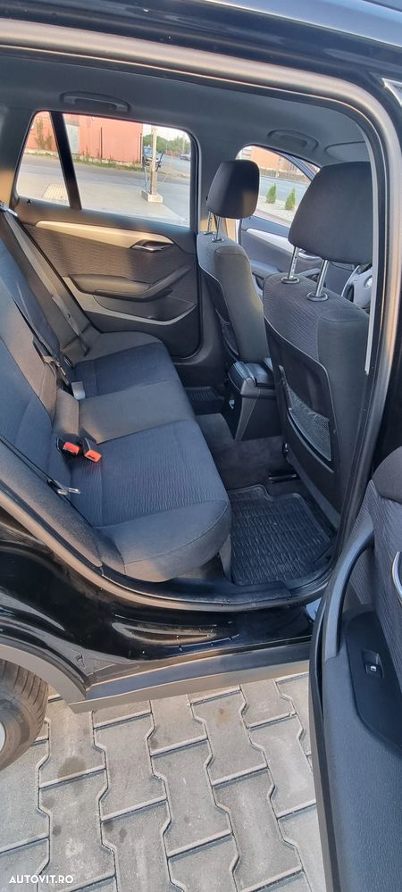 BMW X1 xDrive18d - 13