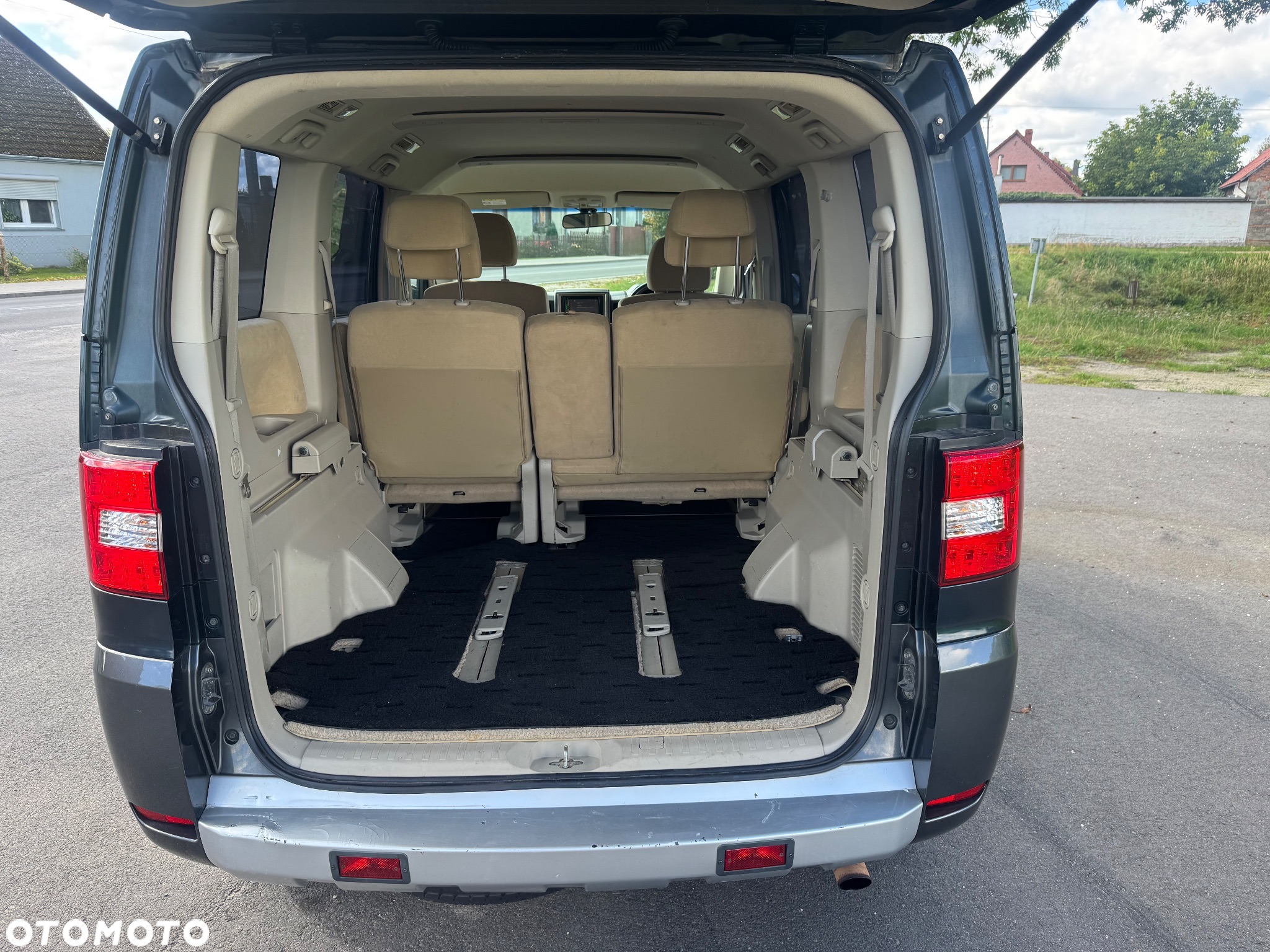 Mitsubishi L400 - 17