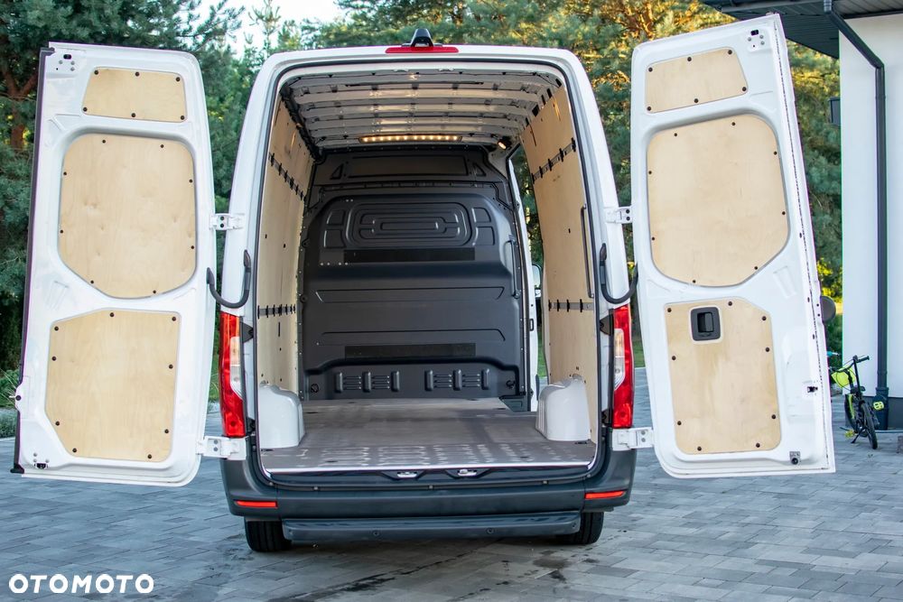 Mercedes-Benz Sprinter 319 - 21
