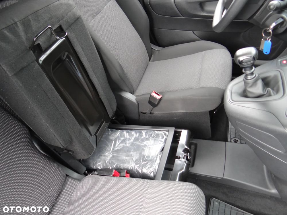Opel COMBO - 15