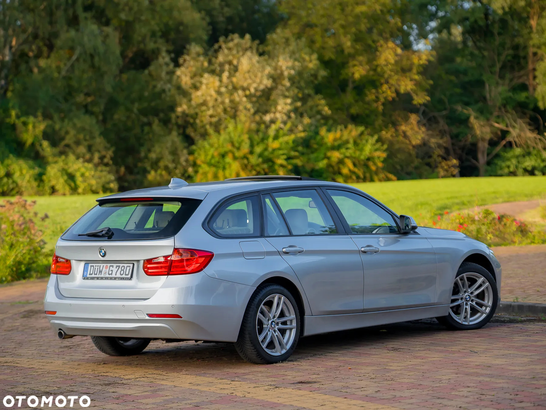 BMW Seria 3 318d xDrive Touring - 8