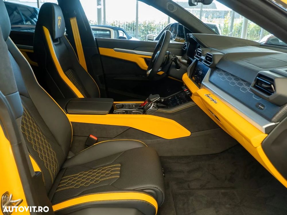 Lamborghini URUS - 26