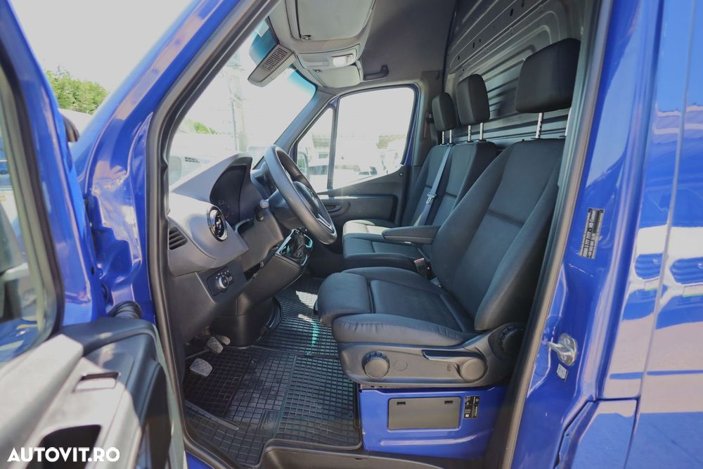 Mercedes-Benz Sprinter L2H2 - 12