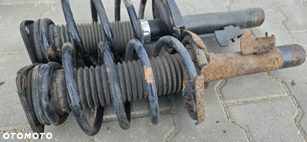 Amortyzator sprężyna lewy prawy przód przedni Mazda 5 I 2,0 Diesel CITD 2007r - 2