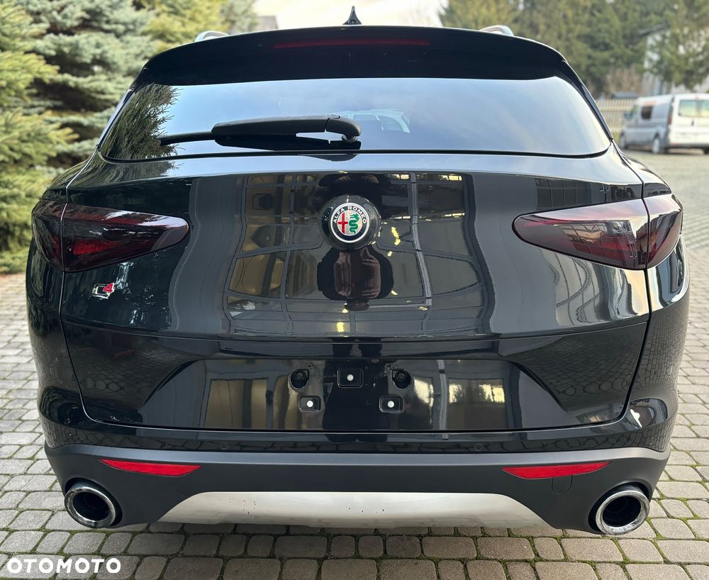 Alfa Romeo Stelvio 2.0 Turbo 16V AT8-Q4 First Edition - 6