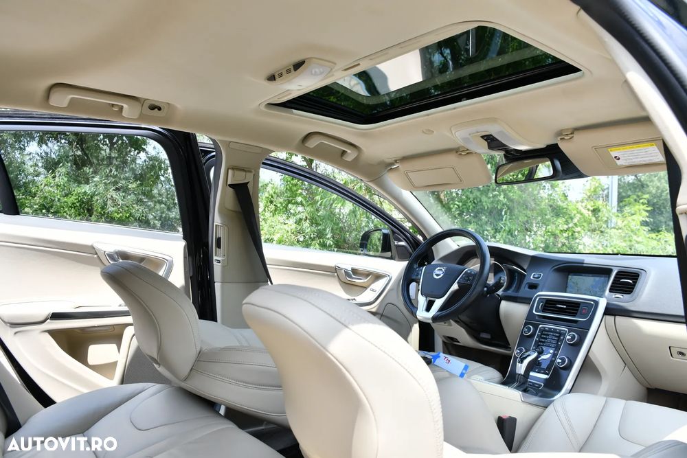 Volvo V60 D6 Plug-In-Hybrid AWD Geartronic Summum - 27