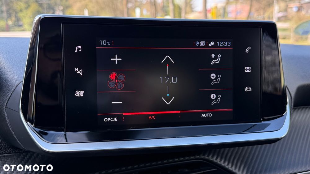 Peugeot 2008 1.5 BlueHDi Allure S&S EAT8 - 24