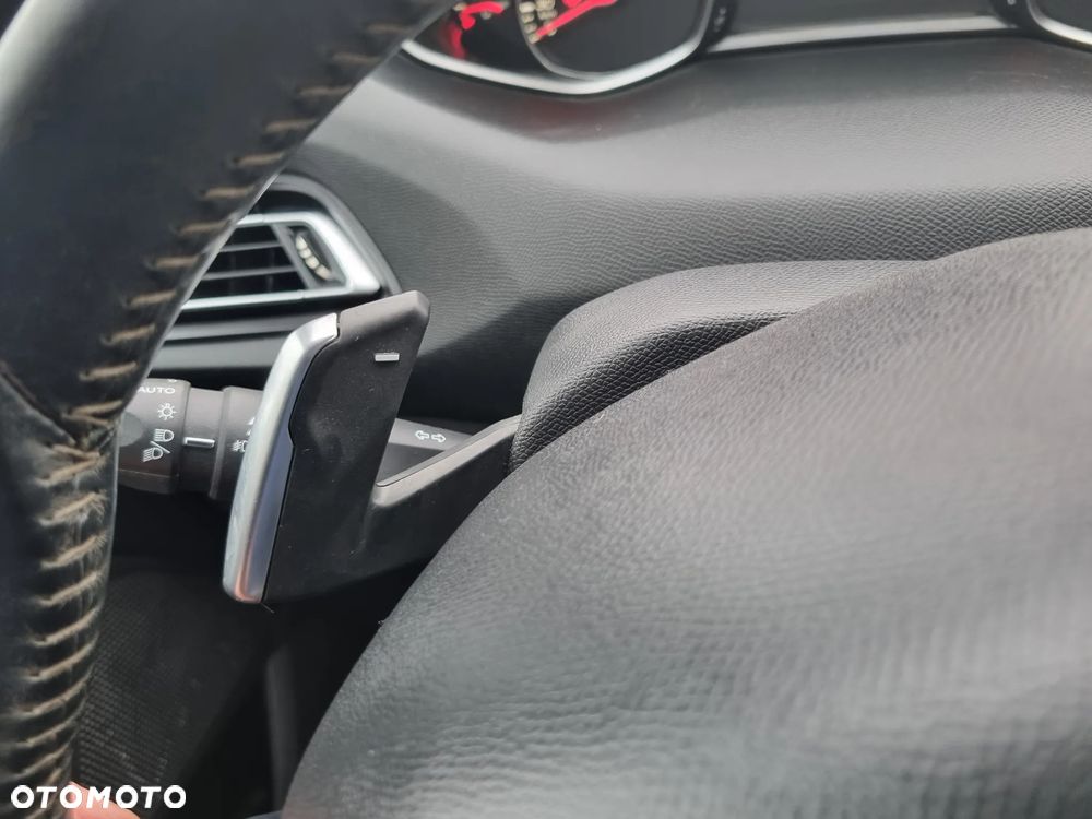 Peugeot 308 BlueHDi FAP 130 EAT6 Stop & Start Allure - 24