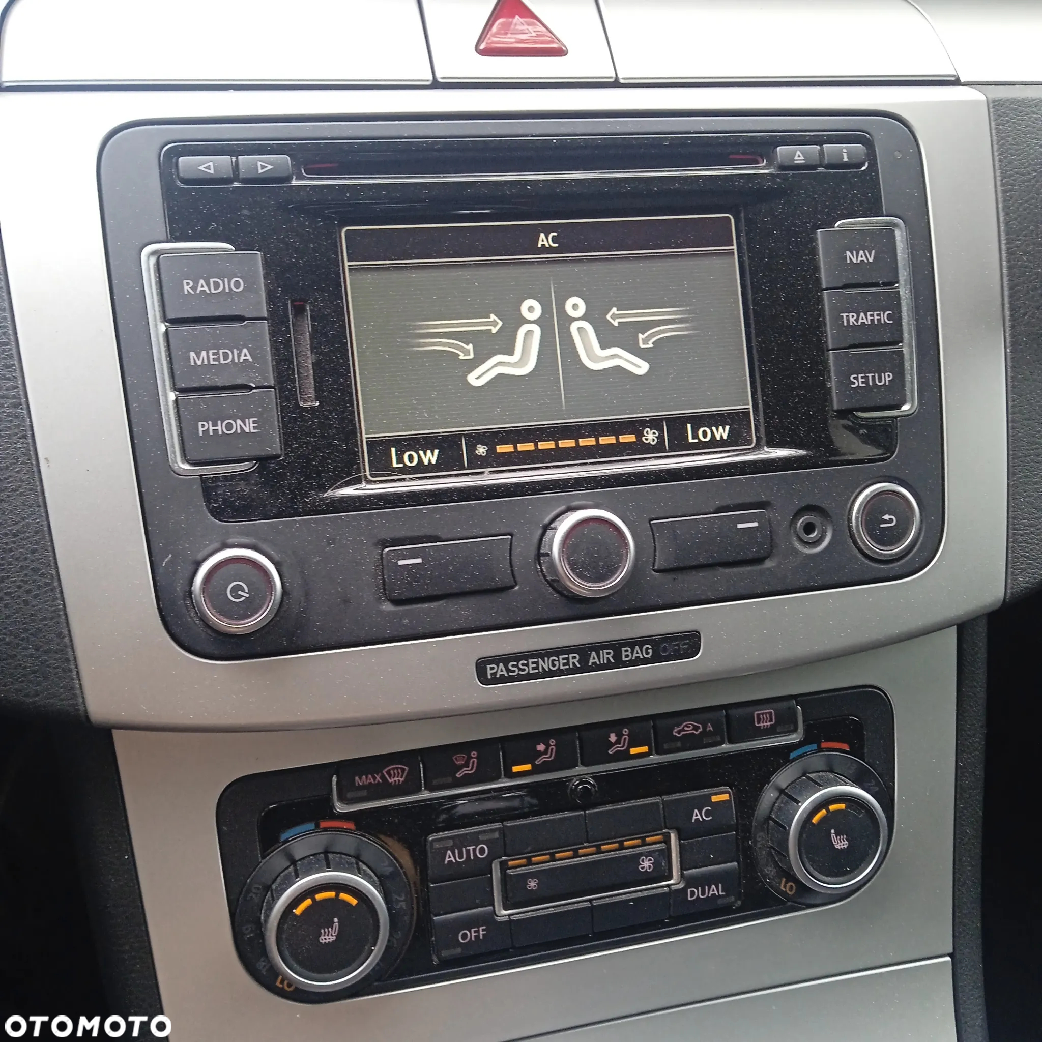 Volkswagen Passat 1.6 TDI DPF BlueMot Comfortline - 14