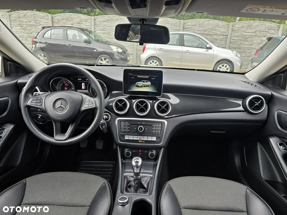 Mercedes-Benz CLA Shooting Brake 180 d - 8