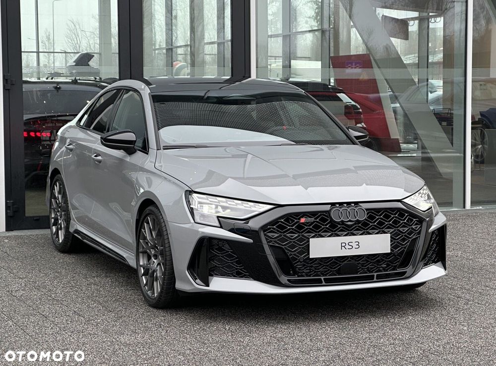 Audi RS3 Limousine - 4