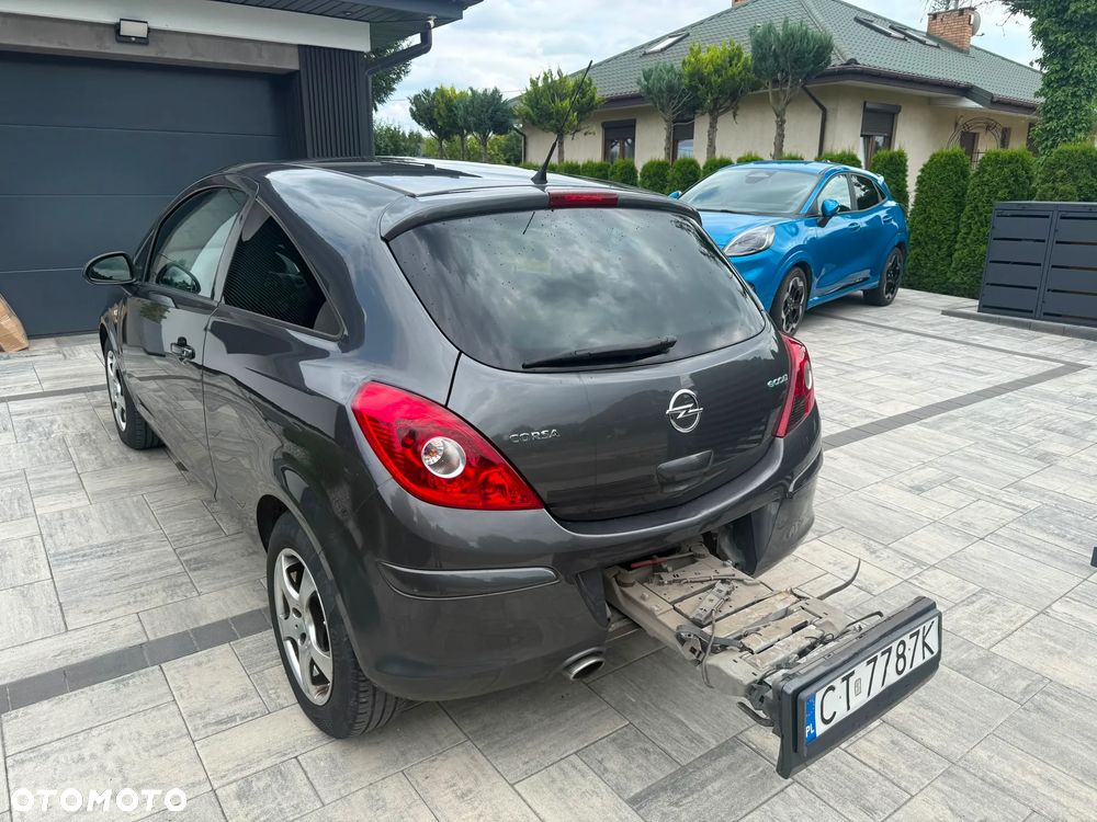 Opel Corsa 1.2 16V Cosmo - 9