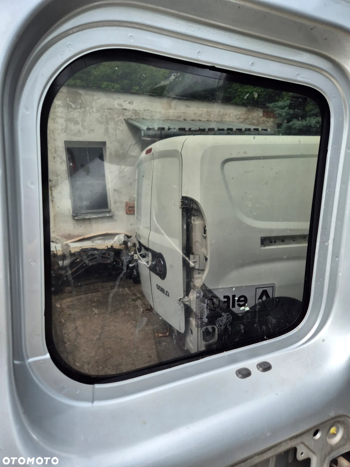 SZYBA LEWA PRAWA TYŁ  PRIMASTAR TRAFIC VIVARO  01-14r. - 2