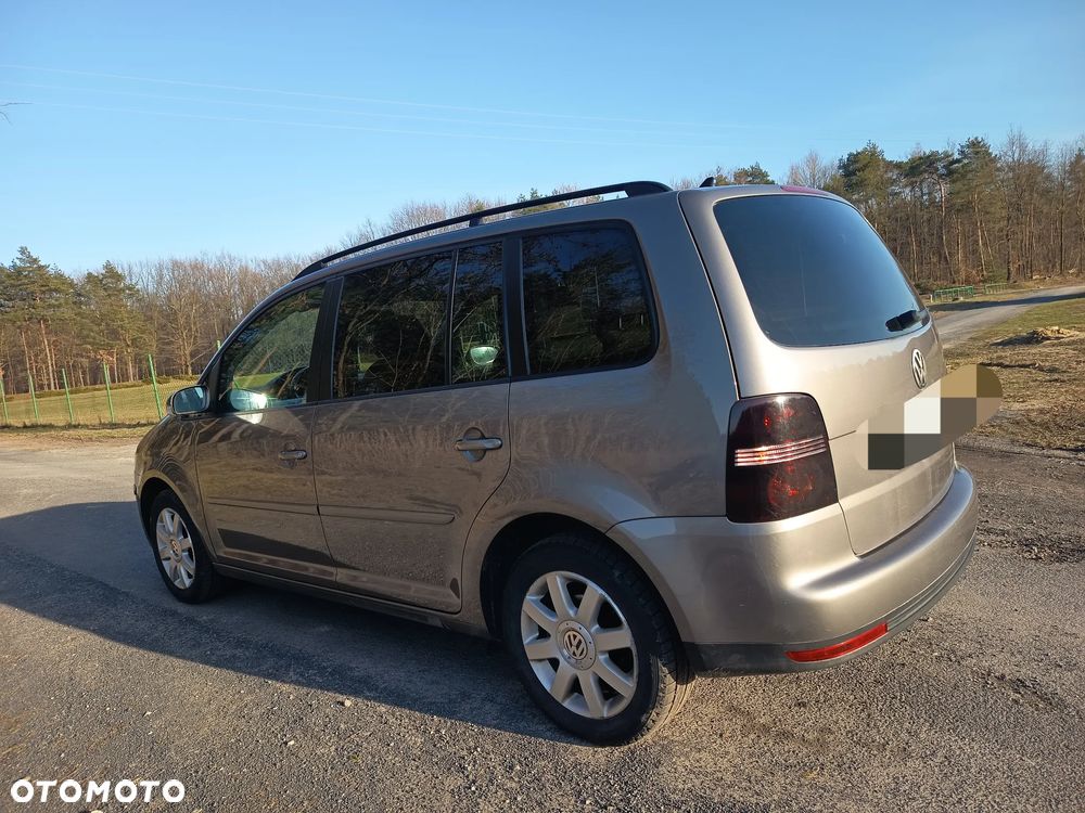 Volkswagen Touran 1.6 - 6
