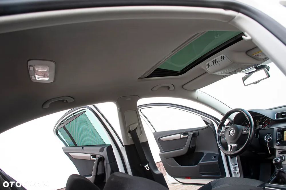 Volkswagen Passat 2.0 Blue TDI SCR Highline - 29