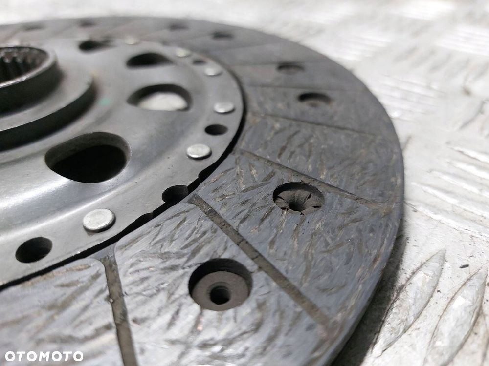 KOŁO DWUMASOWE + TARCZA + DOCISK + ŁOŻYSKO OPOROWE BMW F10 520d 2.0 D - 4