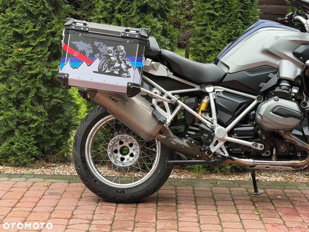 BMW R - 8