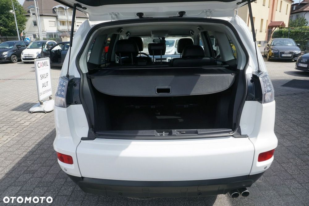 Mitsubishi Outlander - 22