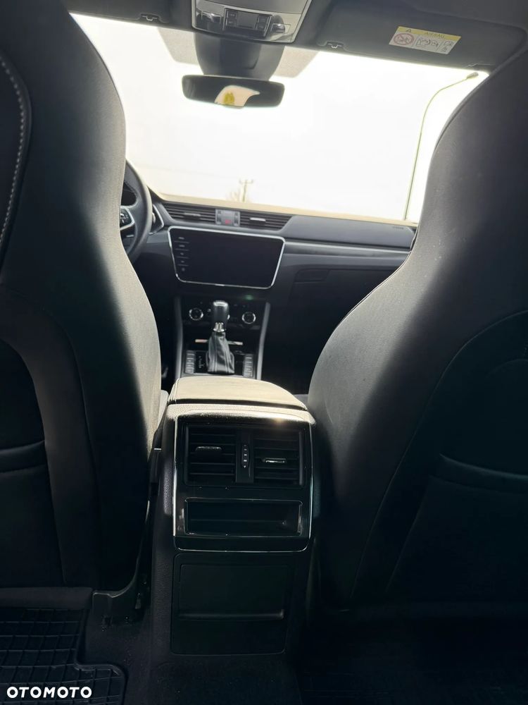 Skoda Superb 2.0 TDI SCR Sportline DSG - 26