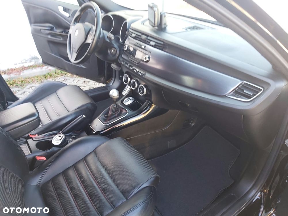 Alfa Romeo Giulietta 2.0 JTDM 16V - 16