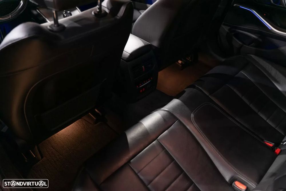 BMW 320 d Pack M Auto - 25