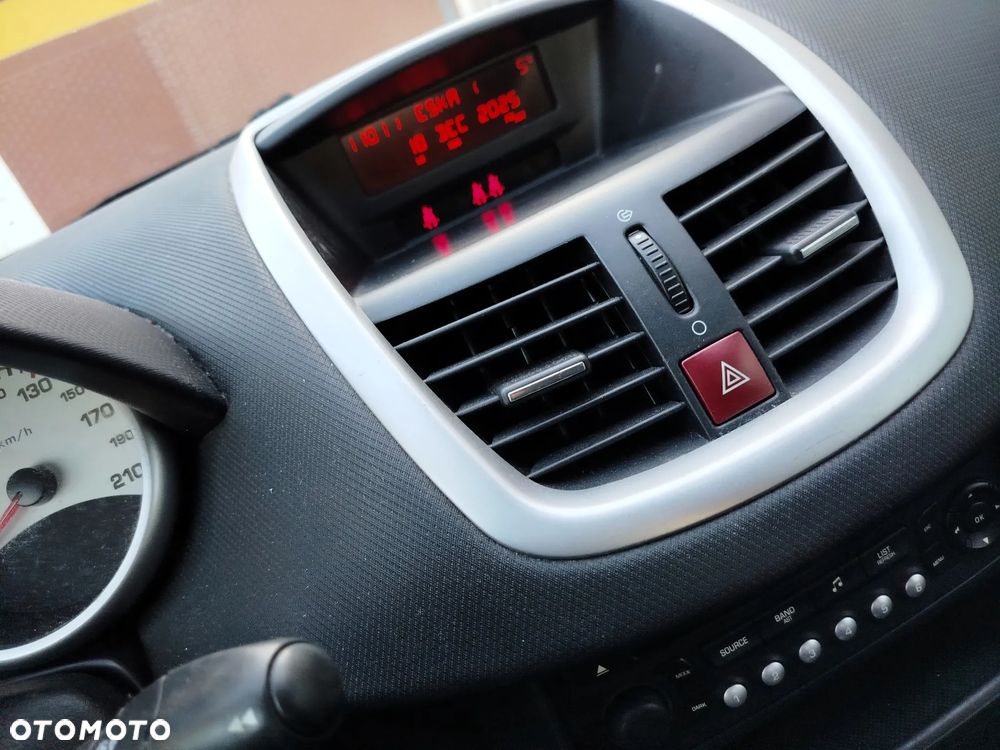 Peugeot 207 95 VTi Urban Move - 10